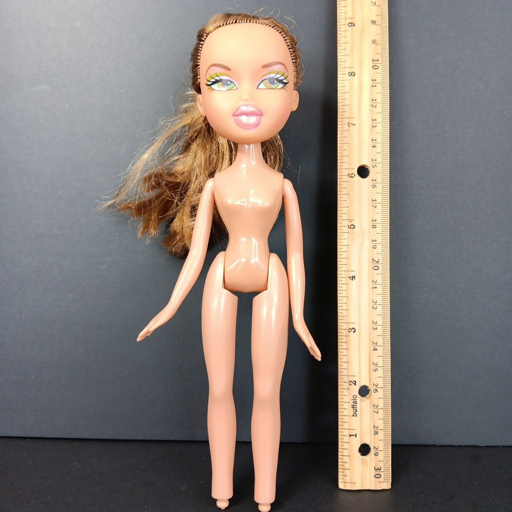 Vintage Bratz 2001 MGA Doll Funk Out Fianna Doll Very Good Condition CN